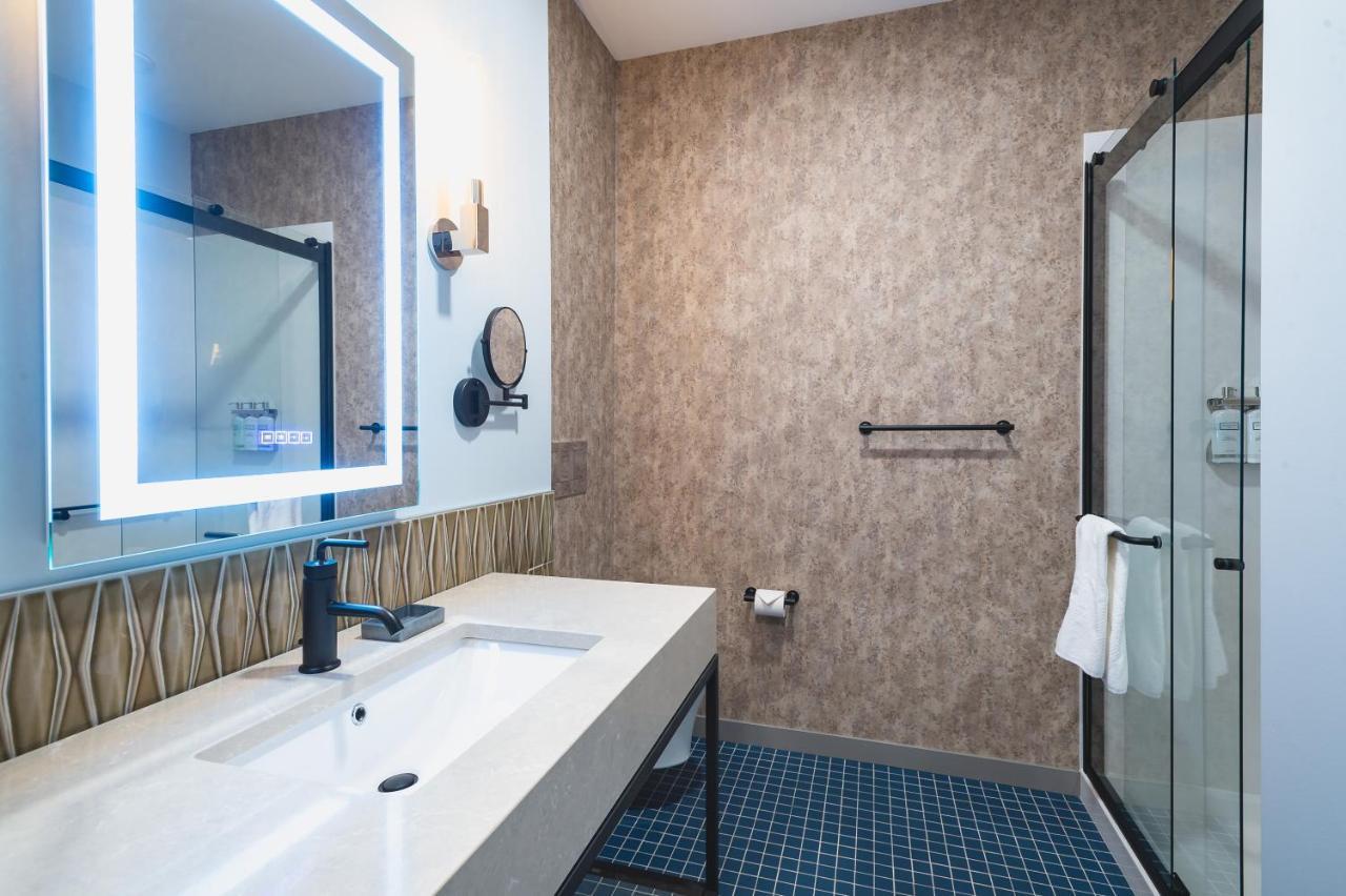 The Vault Hotel Хоутон Экстерьер фото